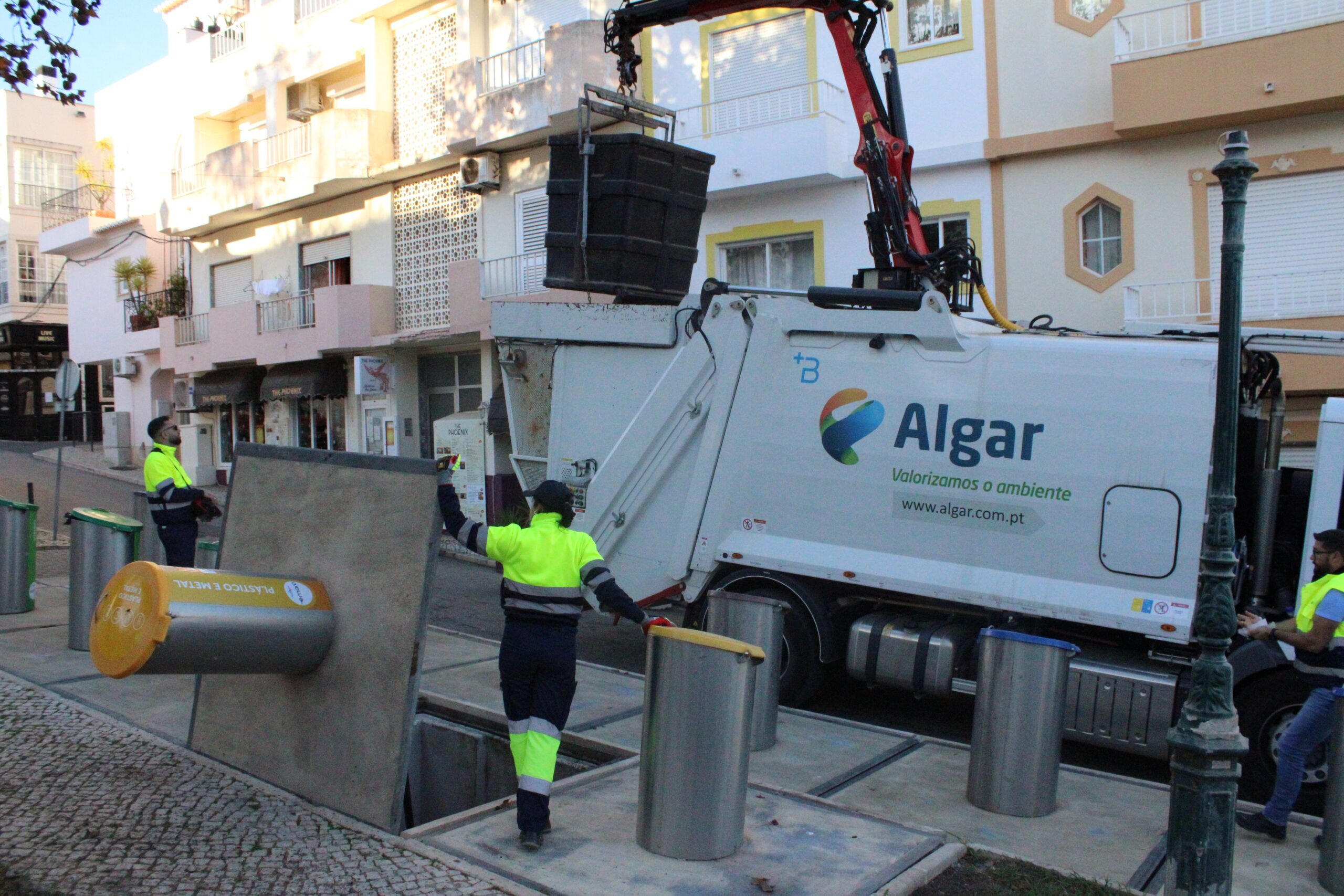 Os Bastidores Do Processo De Reciclagem No Algarve