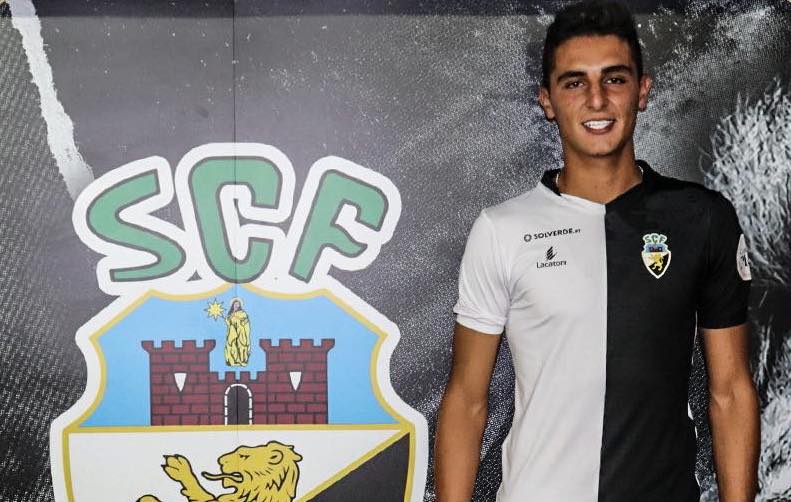 Farense renova com jovem André Seruca por três épocas